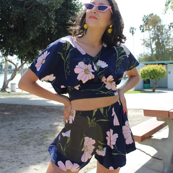 🚨END OF SUMMER SALE// 2 piece set - Picture 3 of 8